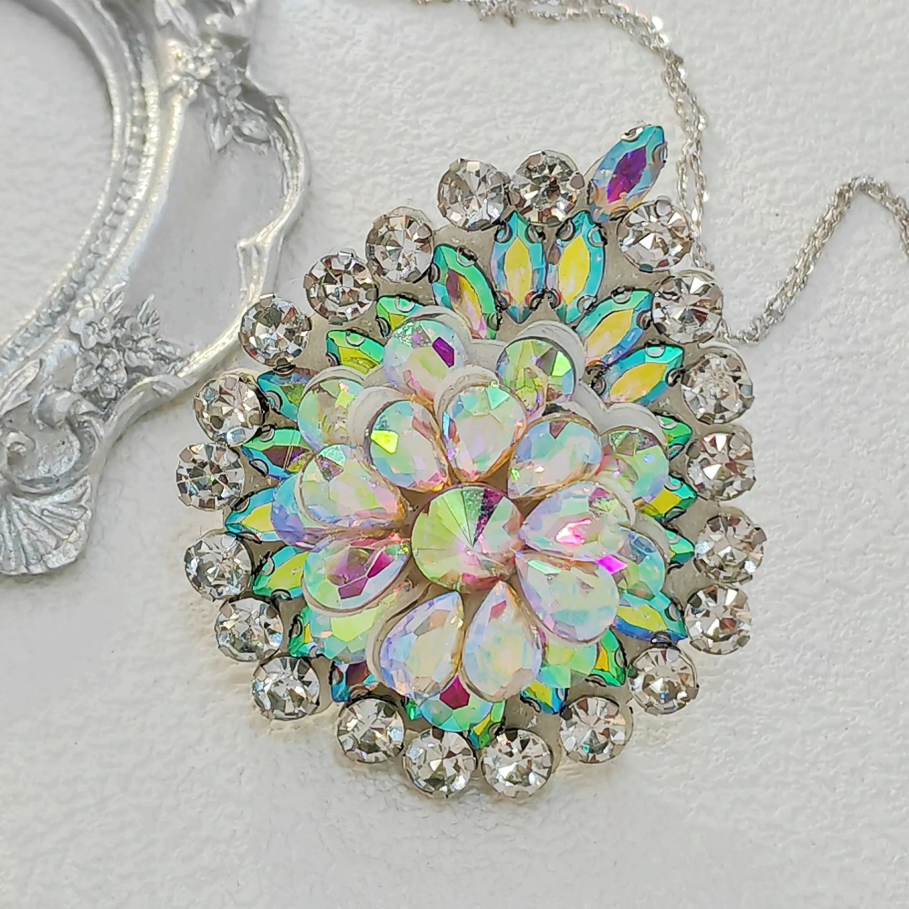 Brilliant Aurora Borealis Round Teardrop Brooch Pin Wedding Accessory