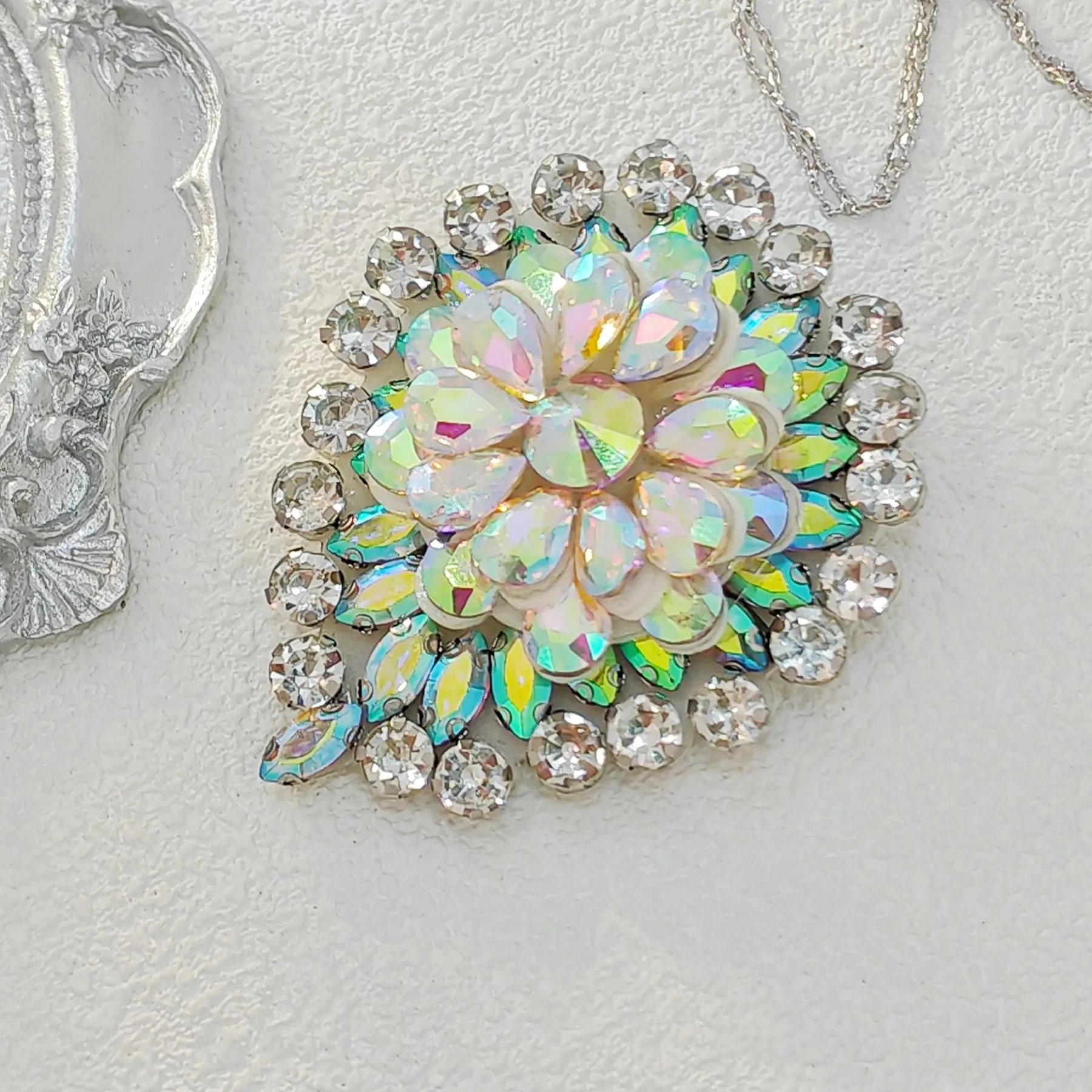 Brilliant Aurora Borealis Round Teardrop Brooch Pin Wedding Accessory