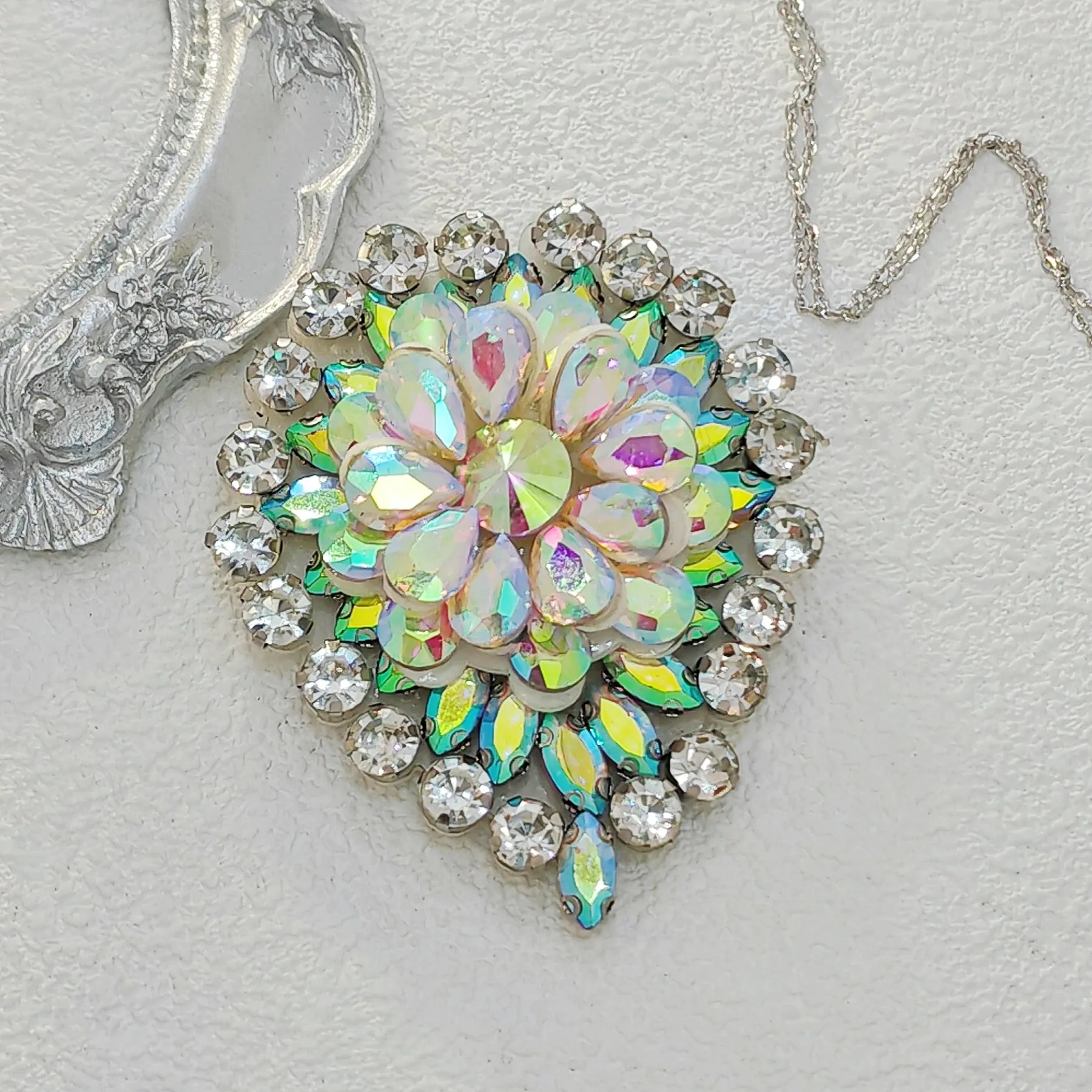 Brilliant Aurora Borealis Round Teardrop Brooch Pin Wedding Accessory