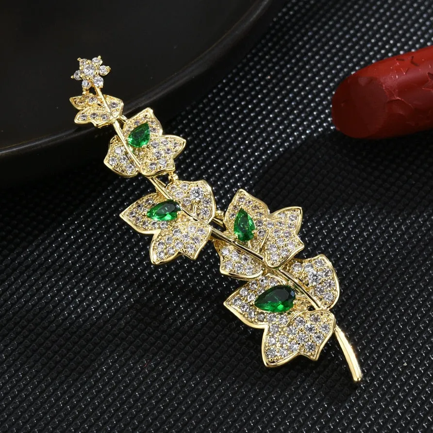 Copper Micro Inlaid Cubic Zirconia Maple Leaf Brooch Coat Decoration Gift