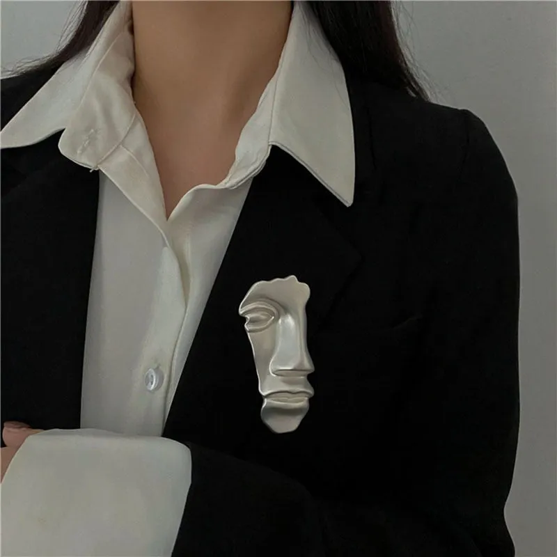 Luxury Fashion Pearl Flower Metal Key Brooch Women Men