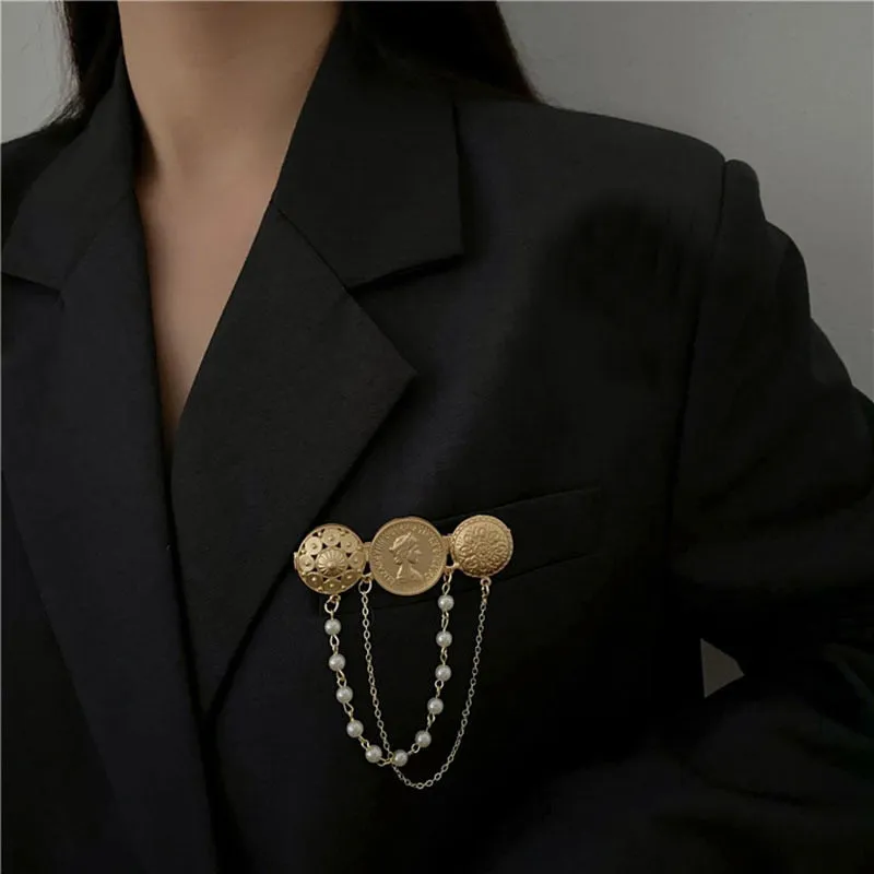 Luxury Fashion Pearl Flower Metal Key Brooch Women Men