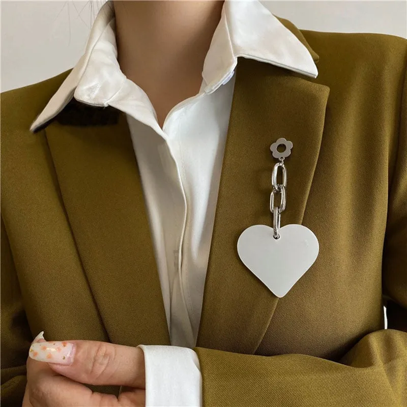 Luxury Fashion Pearl Flower Metal Key Brooch Women Men
