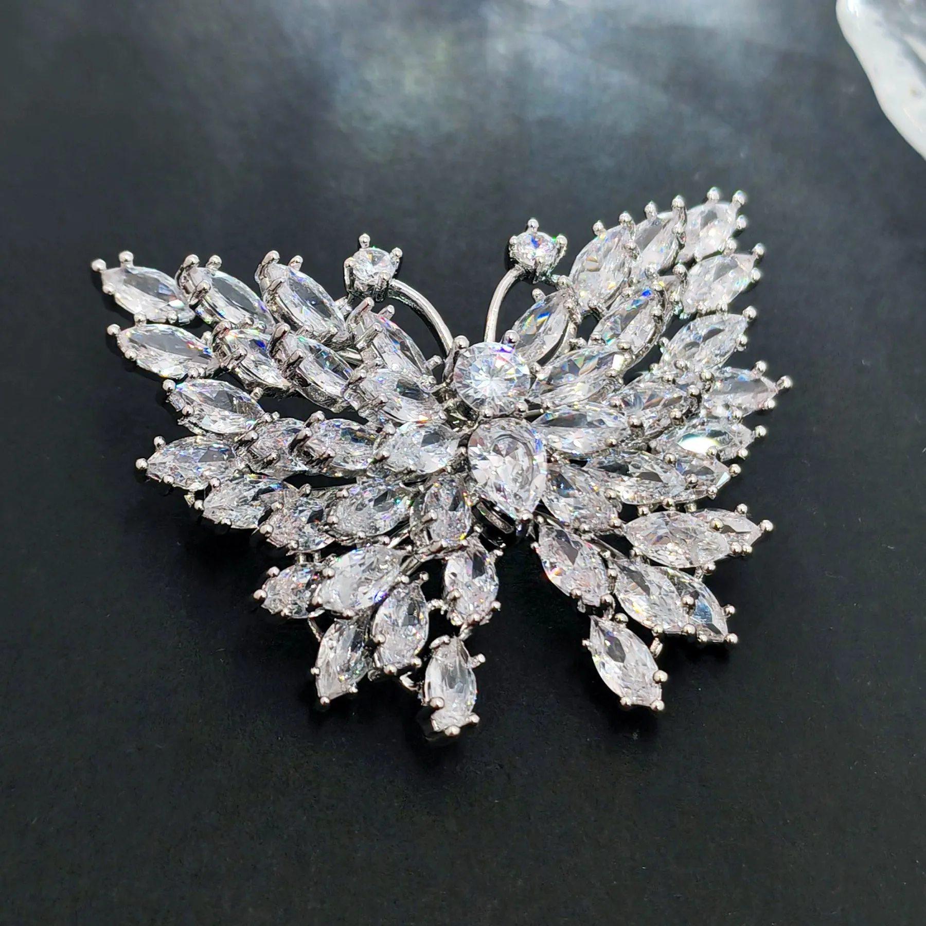 Luxury Silver-tone Marquise Shaped CZ Butterfly Brooches Pin Sparkles Insect Jewelry