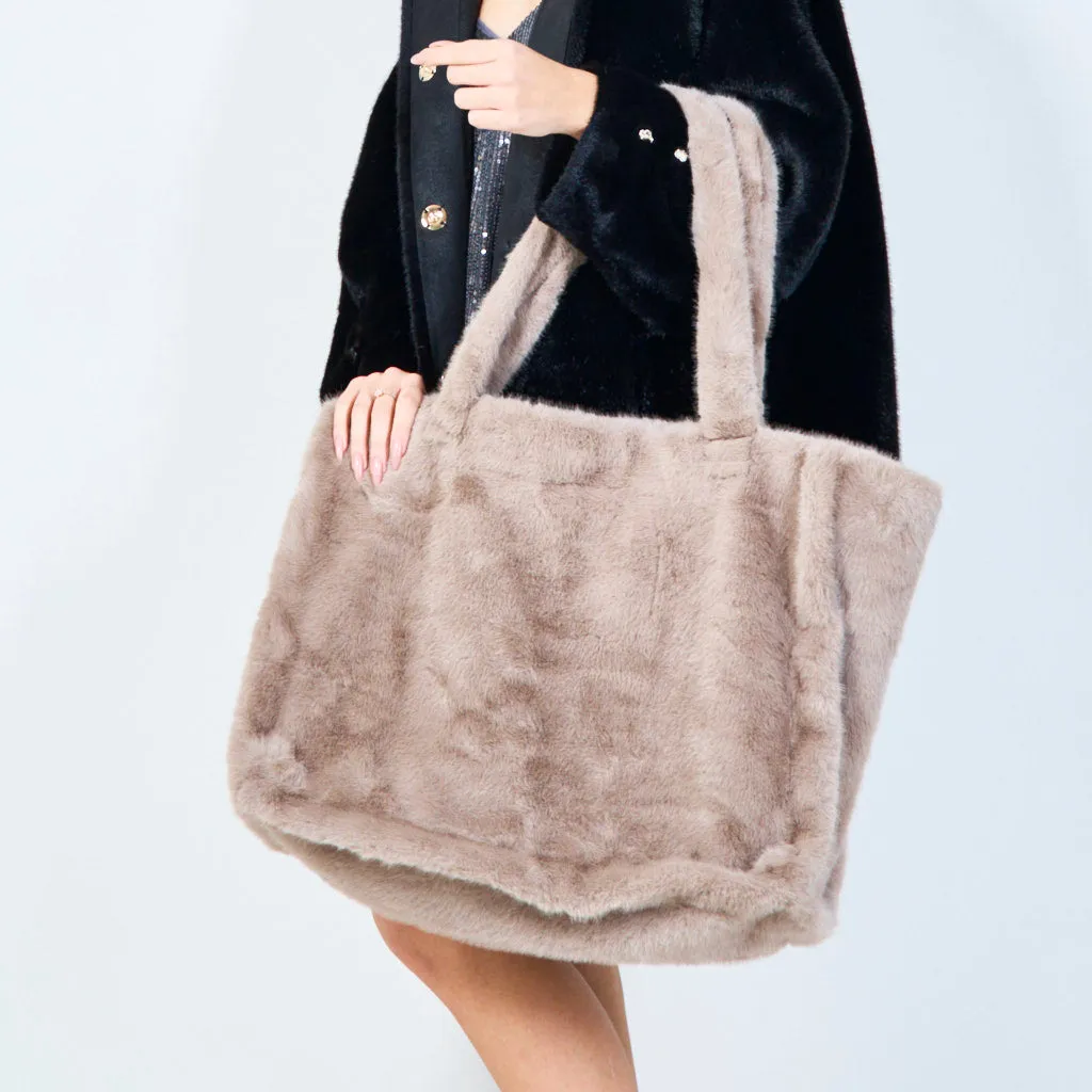 Plush faux fur tote bags wholesale
