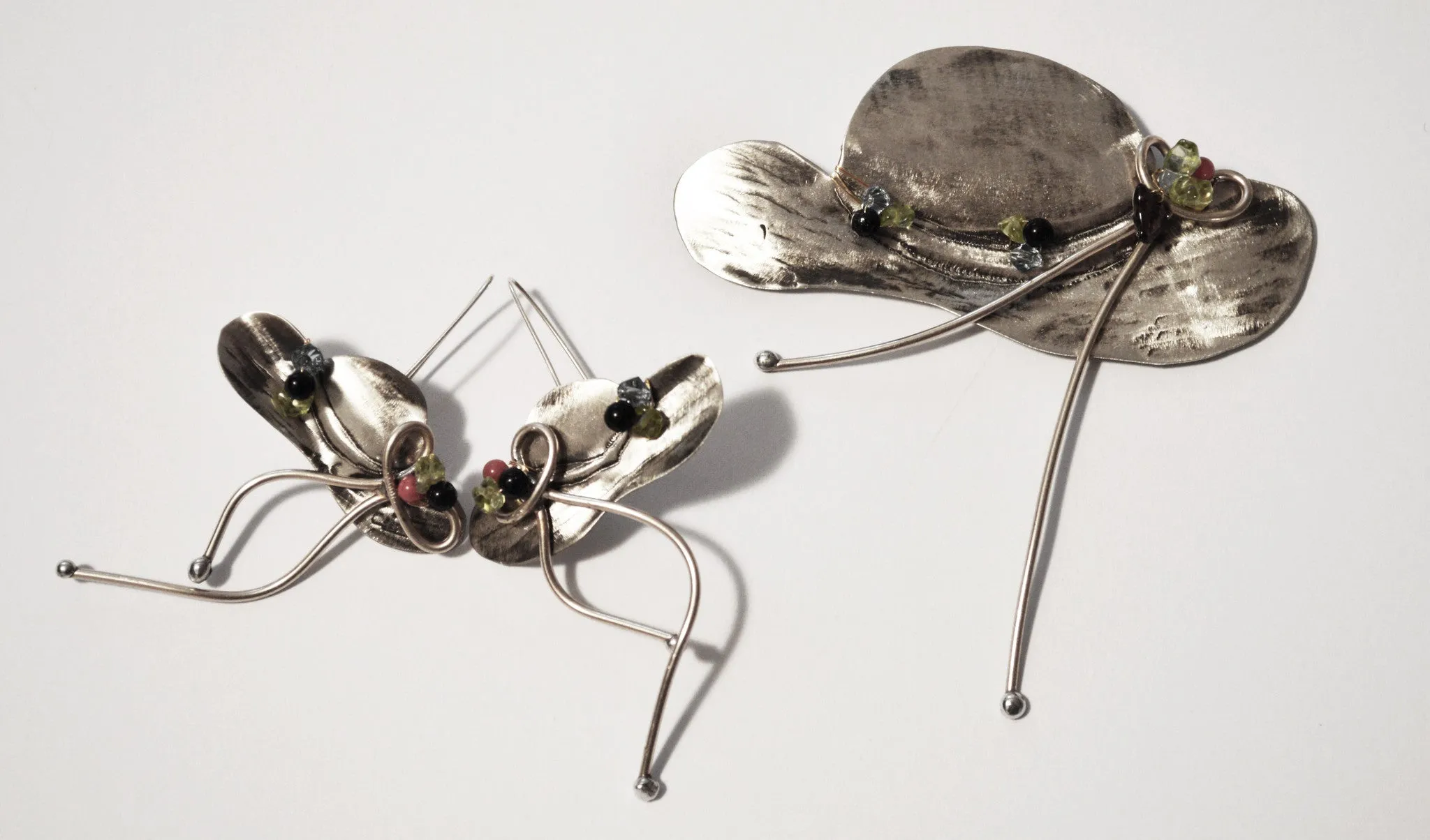 Womens Hat Brass and Pearl Handmade Brooch